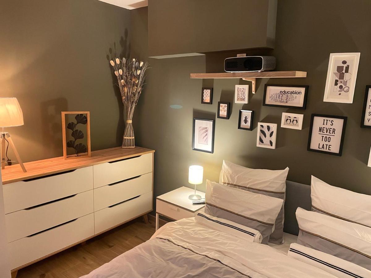 Mille Et Une Nuit, Appartement Classe 3 Etoiles En Rdc Avec Exterieur Et Parking Dole Ngoại thất bức ảnh