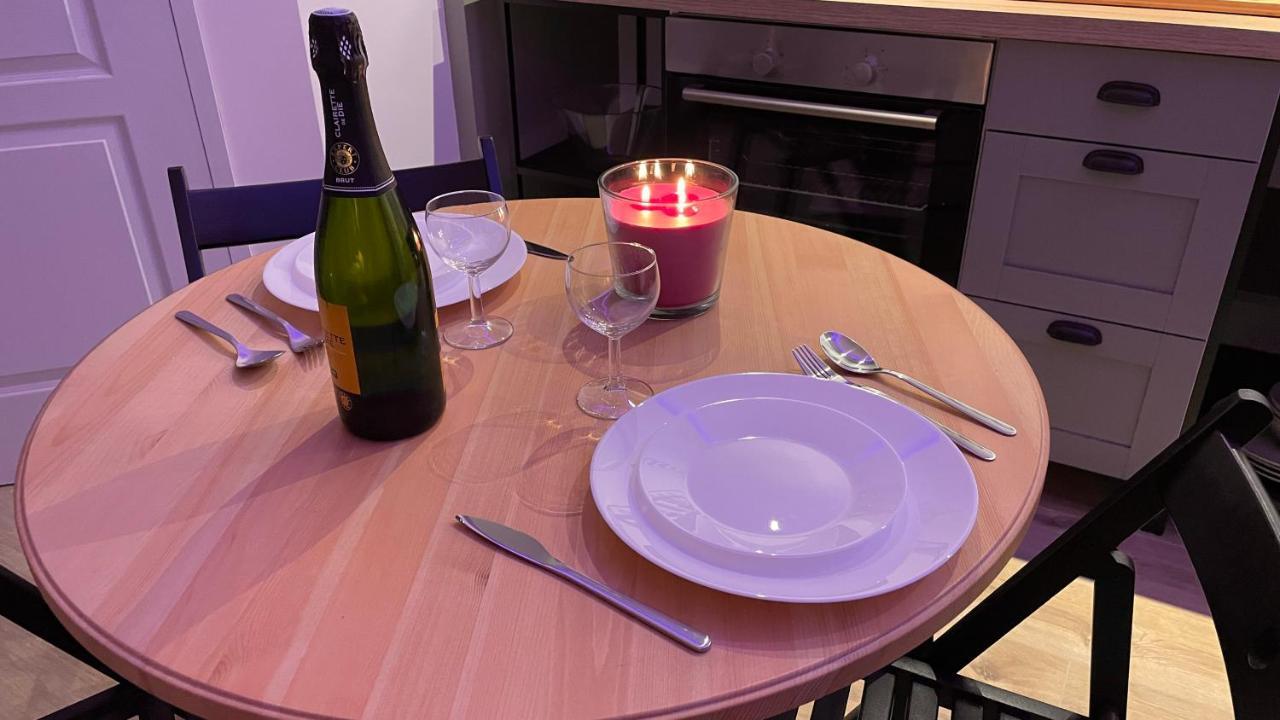 Mille Et Une Nuit, Appartement Classe 3 Etoiles En Rdc Avec Exterieur Et Parking Dole Ngoại thất bức ảnh